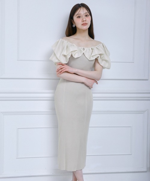 ROYAL PARTY(ロイヤルパーティー)の「異素材シアーオフショルタイトニットワンピース(ワンピース・レディース・ベージュ/ブラック/ブルー・FREE)」の3枚目の写真