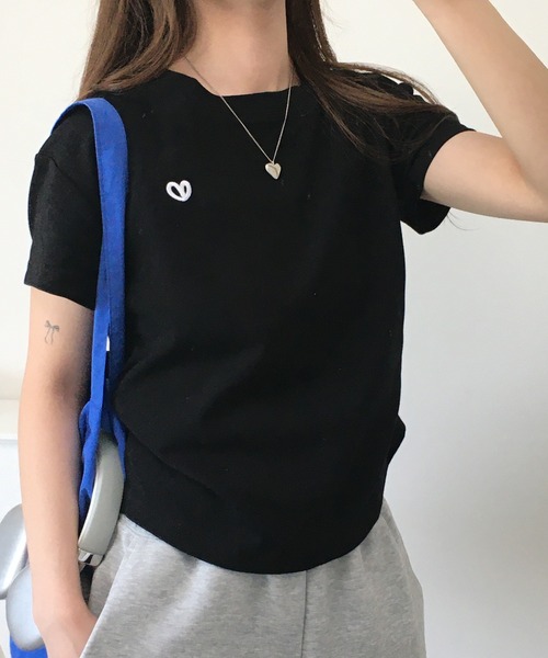 RME.(アールエムイー)の「ワンポイントハート刺繍半袖Tシャツ(Tシャツ/カットソー・レディース・ブラック/ホワイト/グレー・L/M/S)」の11枚目の写真