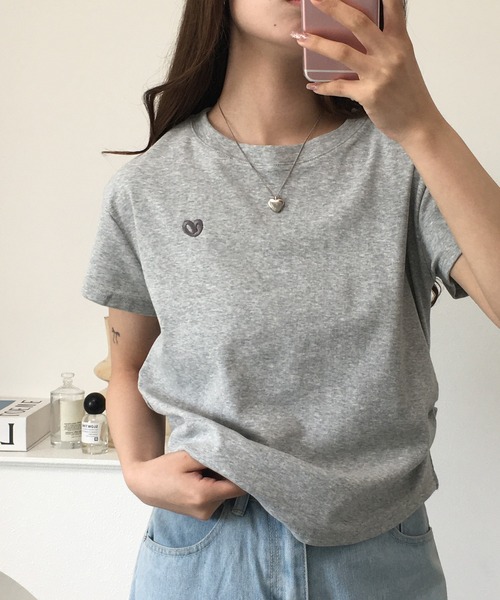 RME.(アールエムイー)の「ワンポイントハート刺繍半袖Tシャツ(Tシャツ/カットソー・レディース・ブラック/ホワイト/グレー・L/M/S)」の16枚目の写真