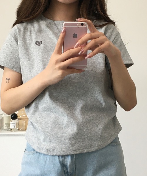 RME.(アールエムイー)の「ワンポイントハート刺繍半袖Tシャツ(Tシャツ/カットソー・レディース・ブラック/ホワイト/グレー・L/M/S)」の20枚目の写真