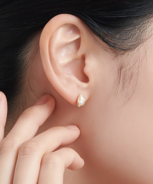 festaria bijou SOPHIA（フェスタリアビジュソフィア）の「K10YG パール ピアス（ピアス（両耳用）・レディース・イエローゴールド・ONE SIZE）」の4枚目の写真
