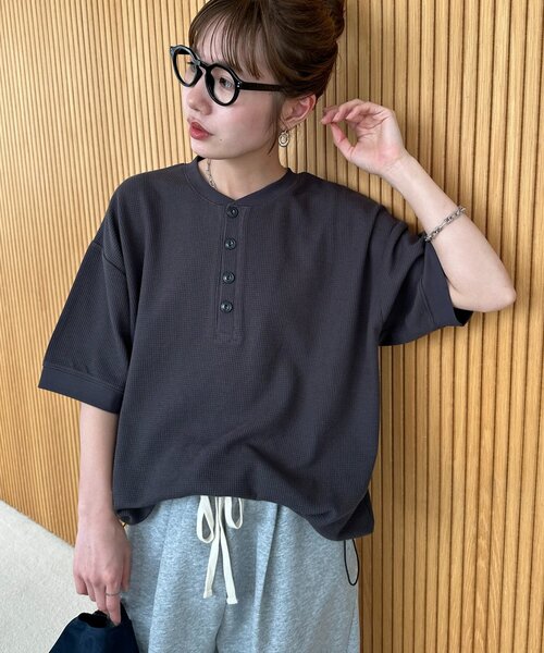 DISCOAT(ディスコート)の「【Enlude】ワッフルヘンリードロストTシャツ《ユニセックス》(Tシャツ/カットソー・レディース・ブルー/チャコールグレー/モカ・FREE)」の1枚目の写真