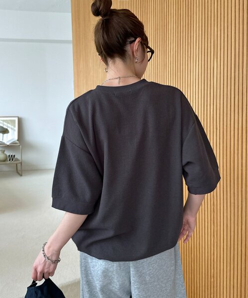DISCOAT(ディスコート)の「【Enlude】ワッフルヘンリードロストTシャツ《ユニセックス》(Tシャツ/カットソー・レディース・ブルー/チャコールグレー/モカ・FREE)」の4枚目の写真