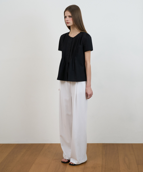 DEHEVE（デヘヴェ）の「Lace Trim Pintuck Blouse [Black]（シャツ/ブラウス・レディース・ブラック・OS）」の3枚目の写真
