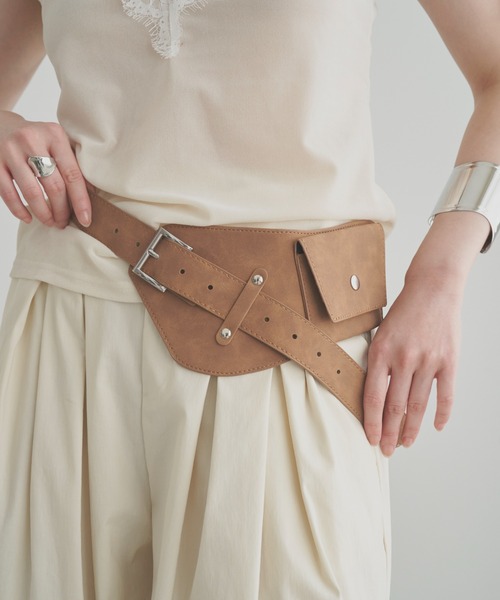 SOEMIN（ソミン）の「Boho utility belt／ボヘミアンユーティリティベルト（ベルト・レディース・キャメル・FREE）」の2枚目の写真