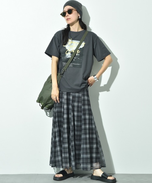 INTERPLANET(インタープラネット)の「フォトプリントカラーロゴT(Tシャツ/カットソー・レディース・チャコールグレー/オフホワイト・FREE)」の13枚目の写真