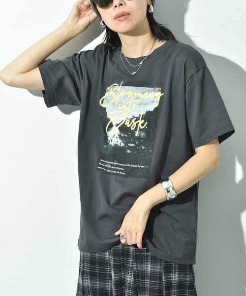 INTERPLANET(インタープラネット)の「フォトプリントカラーロゴT(Tシャツ/カットソー・レディース・チャコールグレー/オフホワイト・FREE)」の15枚目の写真
