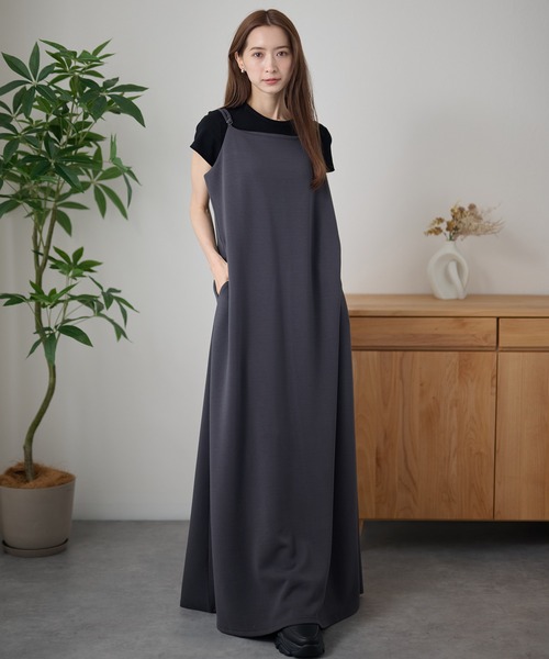 DAYRA(デイラ)の「ダブル ストラップ バックスリット キャミソール ワンピース(ワンピース・レディース・ブラック/ダークグレー/ネイビー・FREE)」の2枚目の写真