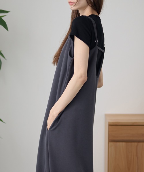 DAYRA(デイラ)の「ダブル ストラップ バックスリット キャミソール ワンピース(ワンピース・レディース・ブラック/ダークグレー/ネイビー・FREE)」の10枚目の写真