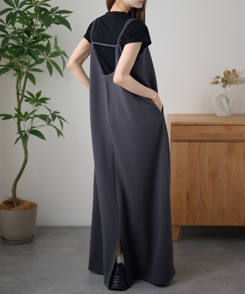DAYRA(デイラ)の「ダブル ストラップ バックスリット キャミソール ワンピース(ワンピース・レディース・ブラック/ダークグレー/ネイビー・FREE)」の11枚目の写真