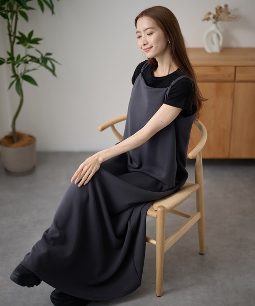 DAYRA(デイラ)の「ダブル ストラップ バックスリット キャミソール ワンピース(ワンピース・レディース・ブラック/ダークグレー/ネイビー・FREE)」の14枚目の写真