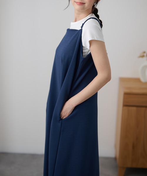 DAYRA(デイラ)の「ダブル ストラップ バックスリット キャミソール ワンピース(ワンピース・レディース・ブラック/ダークグレー/ネイビー・FREE)」の16枚目の写真