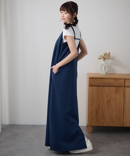 DAYRA(デイラ)の「ダブル ストラップ バックスリット キャミソール ワンピース(ワンピース・レディース・ブラック/ダークグレー/ネイビー・FREE)」の17枚目の写真