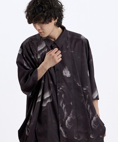 NO ID.(ノーアイディ)の「【NO ID.】3D Gather Half Sleeve Long Shirt / 3Dギャザー ハーフスリーブ ロング シャツ(シャツ/ブラウス・メンズ・ブラック/その他23/その他22・ONE SIZE)」の2枚目の写真