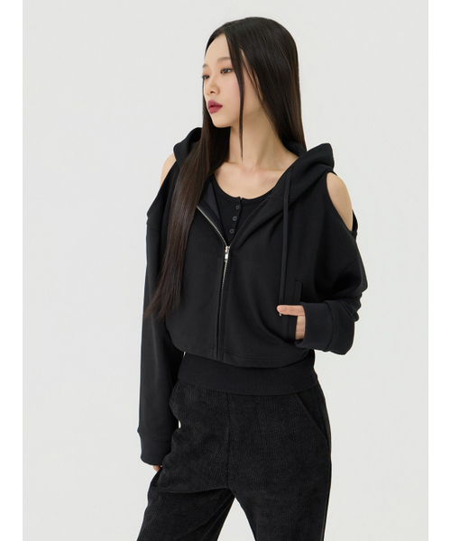 VADEFY(ヴァデファイ)の「肩カットアウトクロップフードジップアップ、ブラック(パーカー・レディース・その他・ONE SIZE)」の3枚目の写真