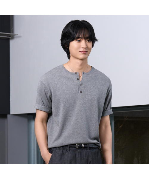HYOJI（ヒョージ）の「26 SS ウォッシャブルリネンヘンリーネッククロップニット（6カラー）（ニット/セーター・メンズ・ブラック/ネイビー/グレー/レッド/クリーム/チャコール・M/L/XL/S）」の3枚目の写真