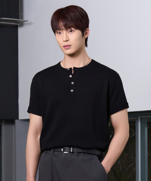 HYOJI（ヒョージ）の「26 SS ウォッシャブルリネンヘンリーネッククロップニット（6カラー）（ニット/セーター・メンズ・ブラック/ネイビー/グレー/レッド/クリーム/チャコール・M/L/XL/S）」の9枚目の写真