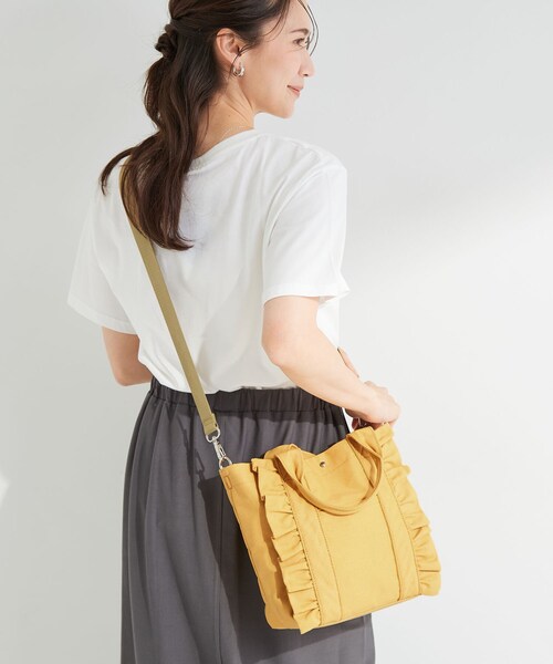SHOO・LA・RUE(シューラルー)の「【2WAY】キャンバスフリルトートバッグ(トートバッグ・レディース・イエロー/グレー/ブラック・00)」の5枚目の写真