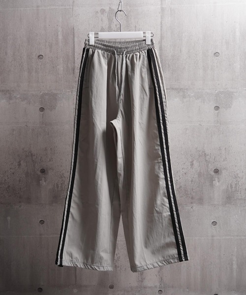 1111clothing（ワンフォークロージング）の「サイドライン バギートラックパンツ / Side Line Baggy Track Pants（その他パンツ・メンズ・グレー/ブラック・FREE）」の18枚目の写真