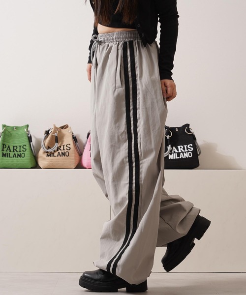 1111clothing（ワンフォークロージング）の「サイドライン バギートラックパンツ / Side Line Baggy Track Pants（その他パンツ・メンズ・グレー/ブラック・FREE）」の21枚目の写真