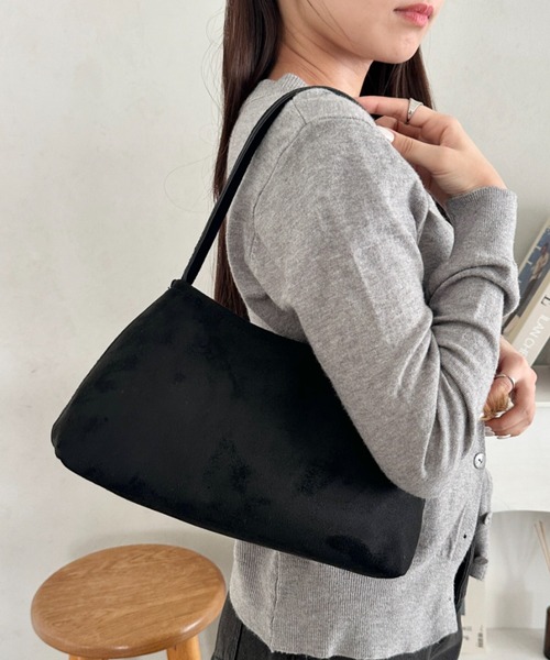 wears(ウェアーズ)の「スクエアショルダーバッグ(ショルダーバッグ・レディース・ホワイト系その他/イエロー/ブラウン/ブラック/ベージュ/ブラック系その他/グリーン・FREE)」の1枚目の写真