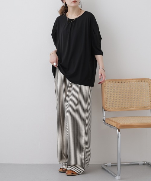 LUCA（ルカ）の「ラウンドネックカットプルオーバー 半端袖（Tシャツ/カットソー・レディース・ベージュ/サックスブルー/アイボリー/ブラック・FREE）」の16枚目の写真