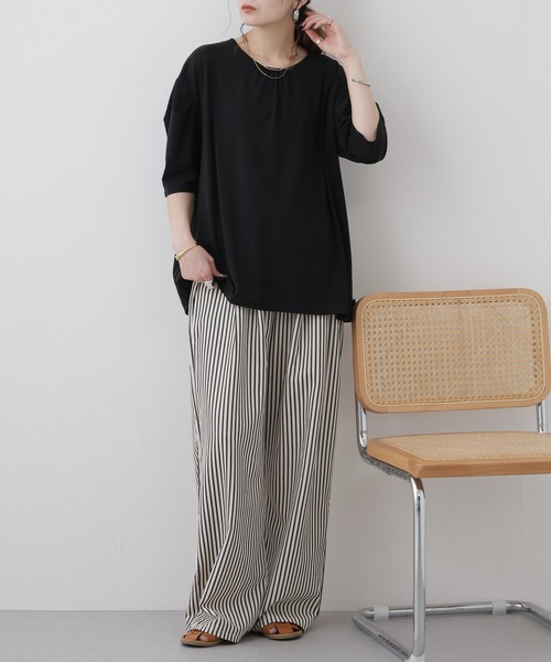 LUCA（ルカ）の「ラウンドネックカットプルオーバー 半端袖（Tシャツ/カットソー・レディース・ベージュ/サックスブルー/アイボリー/ブラック・FREE）」の17枚目の写真