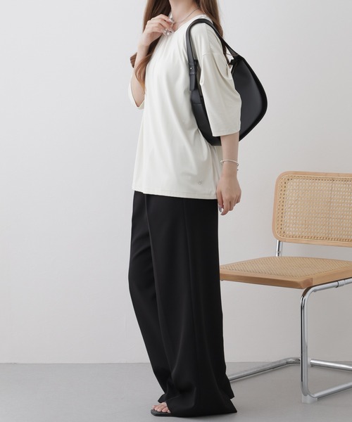 LUCA（ルカ）の「ラウンドネックカットプルオーバー 半端袖（Tシャツ/カットソー・レディース・ベージュ/サックスブルー/アイボリー/ブラック・FREE）」の11枚目の写真