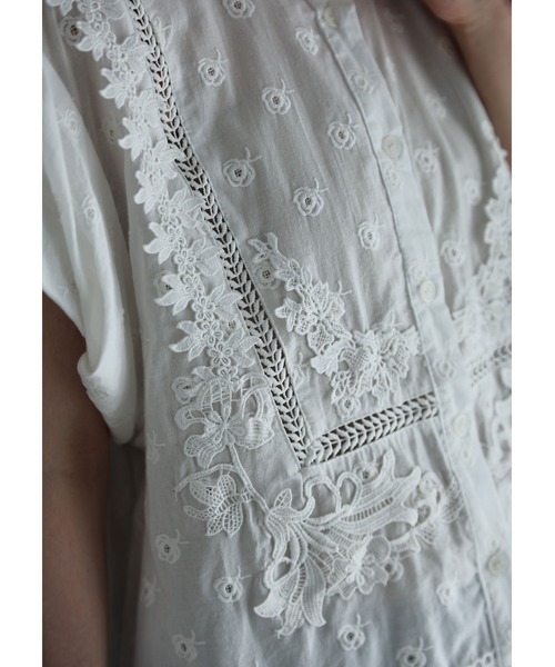 cawaii(カワイイ)の「華やかレースのミニローズ刺繍シャツトップス(シャツ/ブラウス・レディース・ホワイト・FREE)」の13枚目の写真