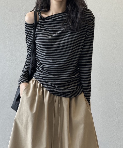 Girly Doll（ガーリードール）の「ツイストワンショルダー長袖カットソー（その他トップス・レディース・ブラック系その他/ホワイト/ブラック/ブラウン・FREE）」の8枚目の写真