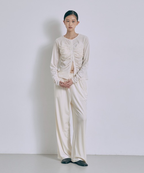 EN NEUME(エンノイム)の「Sheer Velour Draped Cardigan(カーディガン/ボレロ・レディース・アイボリー/ブラウン/ブラック・FREE)」の7枚目の写真