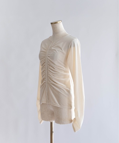 EN NEUME(エンノイム)の「Sheer Velour Draped Cardigan(カーディガン/ボレロ・レディース・アイボリー/ブラウン/ブラック・FREE)」の10枚目の写真