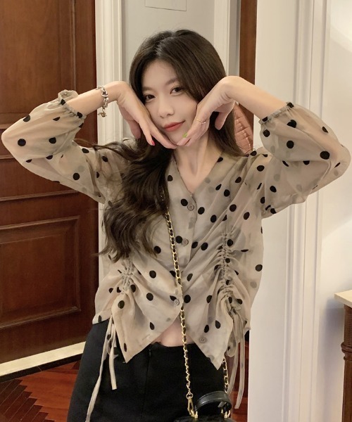 Aelina(エリナ)の「ドット柄ドローストリングトップス(シャツ/ブラウス・レディース・ブラウン・M/L/XL)」の11枚目の写真