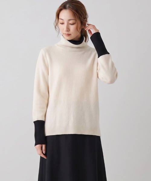 Nunc.(ヌンク)の「カシミヤ配色ボトルネックニット(ニット/セーター・レディース・ネイビー/オフホワイト/レッド・FREE)」の2枚目の写真
