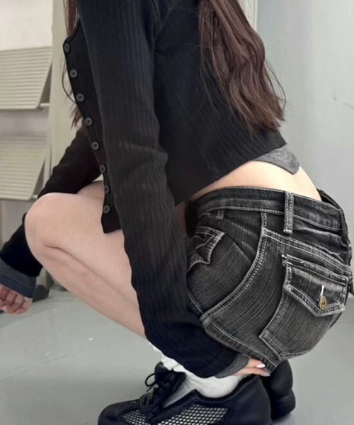 Vipoa(ヴィポア)の「Low rise denim shorts(デニムパンツ・レディース・ブラック系その他・MEDIUM/SMALL)」の9枚目の写真