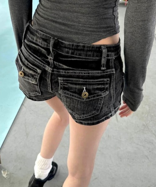 Vipoa(ヴィポア)の「Low rise denim shorts(デニムパンツ・レディース・ブラック系その他・MEDIUM/SMALL)」の7枚目の写真