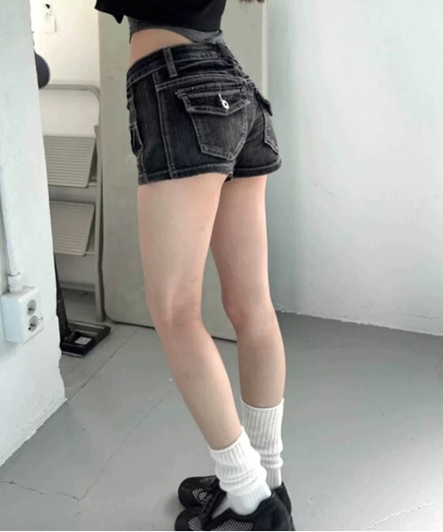 Vipoa(ヴィポア)の「Low rise denim shorts(デニムパンツ・レディース・ブラック系その他・MEDIUM/SMALL)」の11枚目の写真