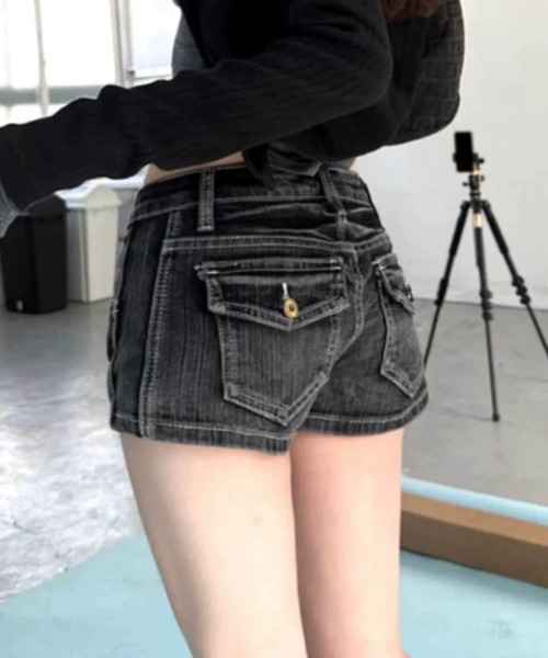 Vipoa(ヴィポア)の「Low rise denim shorts(デニムパンツ・レディース・ブラック系その他・MEDIUM/SMALL)」の14枚目の写真