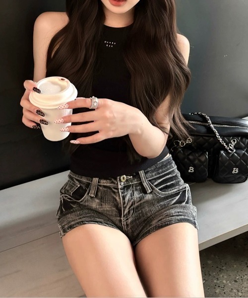 Vipoa(ヴィポア)の「Low rise denim shorts(デニムパンツ・レディース・ブラック系その他・MEDIUM/SMALL)」の19枚目の写真