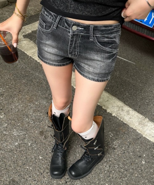 Vipoa(ヴィポア)の「Low rise denim shorts(デニムパンツ・レディース・ブラック系その他・MEDIUM/SMALL)」の2枚目の写真