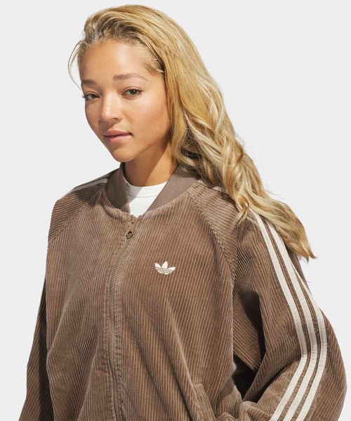 adidas（アディダス）の「コーデュロイ SST オーバーサイズ トラックトップ / ジャージ / トラックジャケット / アディダスオリジナルス adidas Originals（ジャージ・レディース・ベージュ・SMALL/MEDIUM/X-LARGE/LARGE/XX-LARGE/X-SMALL）」の5枚目の写真