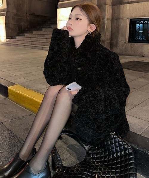 SHERU(シェル)の「プードルボア ミドル丈コート(ダッフルコート・レディース・ブラック・M)」の4枚目の写真