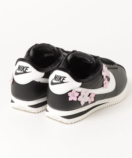 NIKE（ナイキ）の「NIKE CORTEZ ナイキ コルテッツ（スニーカー・レディース・ブラック・22.5cm/23cm/23.5cm/24cm/24.5cm）」の2枚目の写真