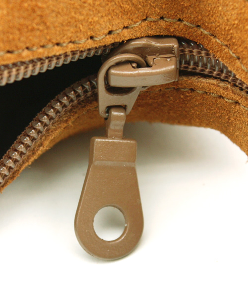 Ray BEAMS（レイビームス）の「MINNETONKA / フリンジ ハンドバック（ショルダーバッグ・レディース・ブラック/ライトブラウン・ONE SIZE）」の10枚目の写真