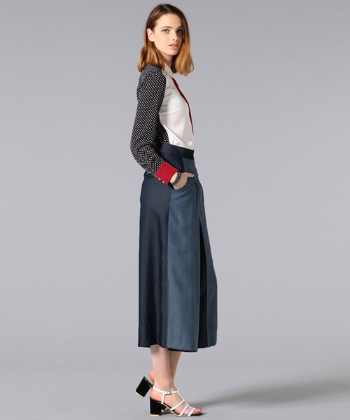 GUILD PRIME(ギルドプライム)の「【GUILD PRIME】WOMENS テンセルデニムタックワイドパンツ(その他パンツ・レディース・ブルー・34/36)」の10枚目の写真
