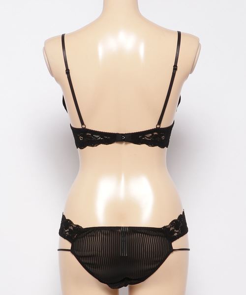 Ravijour（ラヴィジュール）の「カバーレースブラショーツセット