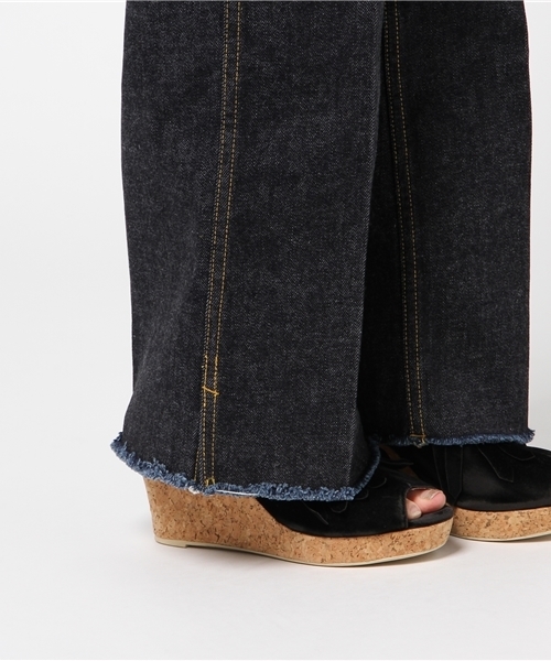 UNITED TOKYO（ユナイテッドトウキョウ）の「ワンウォッシュストレートデニム（デニムパンツ・レディース・ブルー・1/2）」の9枚目の写真
