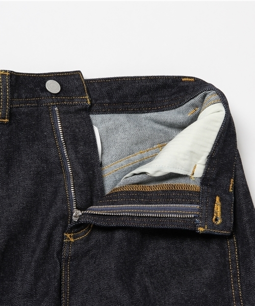 UNITED TOKYO（ユナイテッドトウキョウ）の「ワンウォッシュストレートデニム（デニムパンツ・レディース・ブルー・1/2）」の10枚目の写真