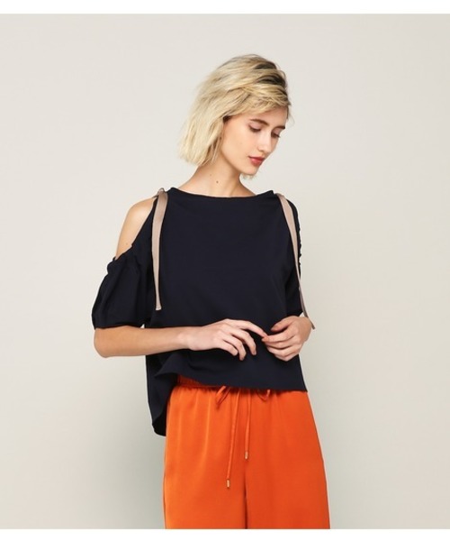 PEGGY LANA(ペギーラナ)の「Shoulder Gather TOP(Tシャツ/カットソー・レディース・ホワイト/ネイビー/ブルー系その他・FREE)」の2枚目の写真