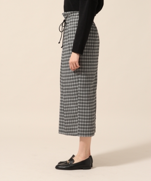 LOWRYS FARM(ローリーズファーム)の「ハトメベルトツキタイトスカート 783442(スカート・レディース・ブラック/ベージュ・FREE)」の4枚目の写真